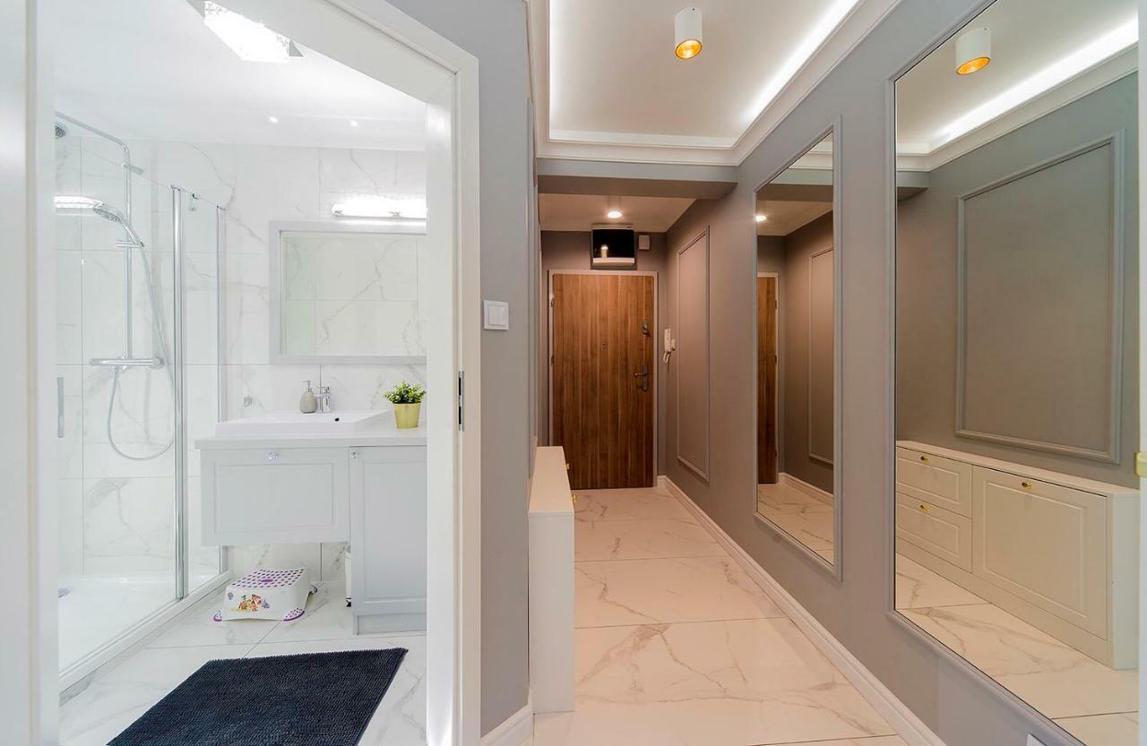 Sea Apartment Lesne Tarasy Дзивновек Екстериор снимка